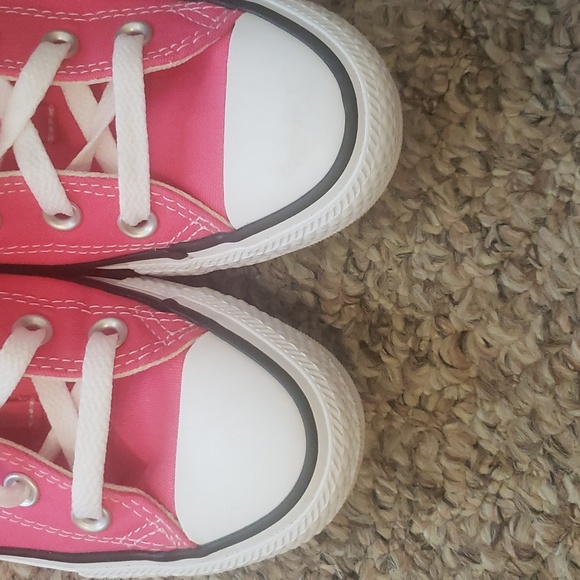 CONVERSE Chuck Taylor All Star, Bight Pink Sneaker. Men's Size 4, Women's Size 6 - Picture 3 of 13